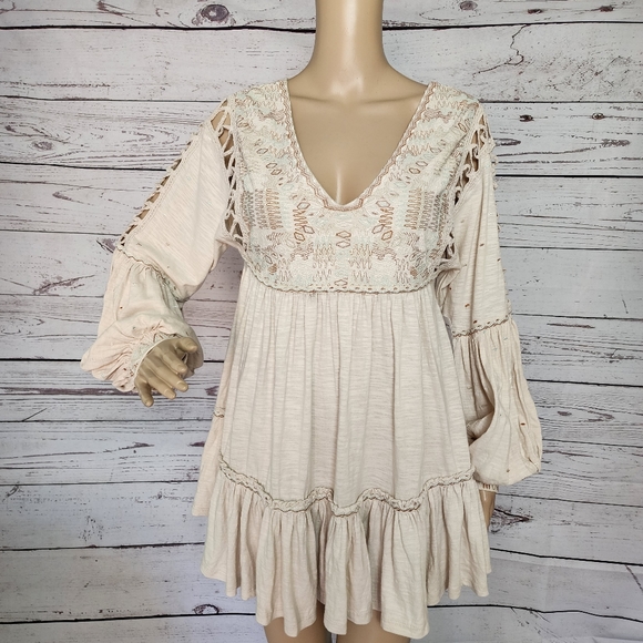 Free People Dresses & Skirts - Free People Embroidered Tunic XS NWT